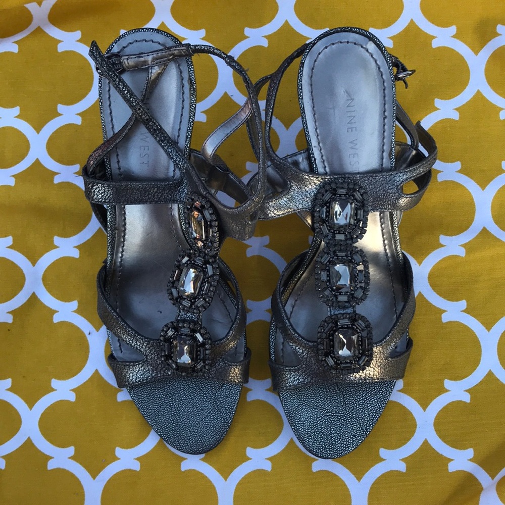 Strappy heel